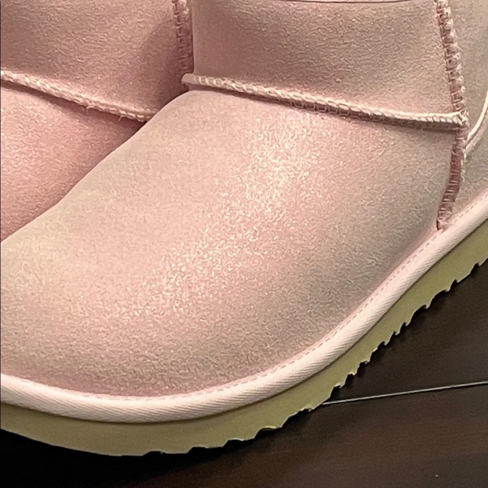 Ugg Classic Ultra Mini Dazzle Boots new pink Big Girls Youth Size 4